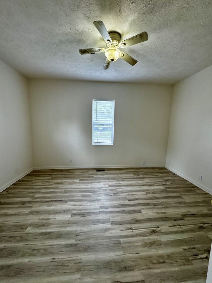 907 E Taylor St #1 - Photo 6 of 11
