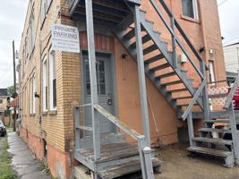 featured image of 712 Russellwood Ave Apt 1st