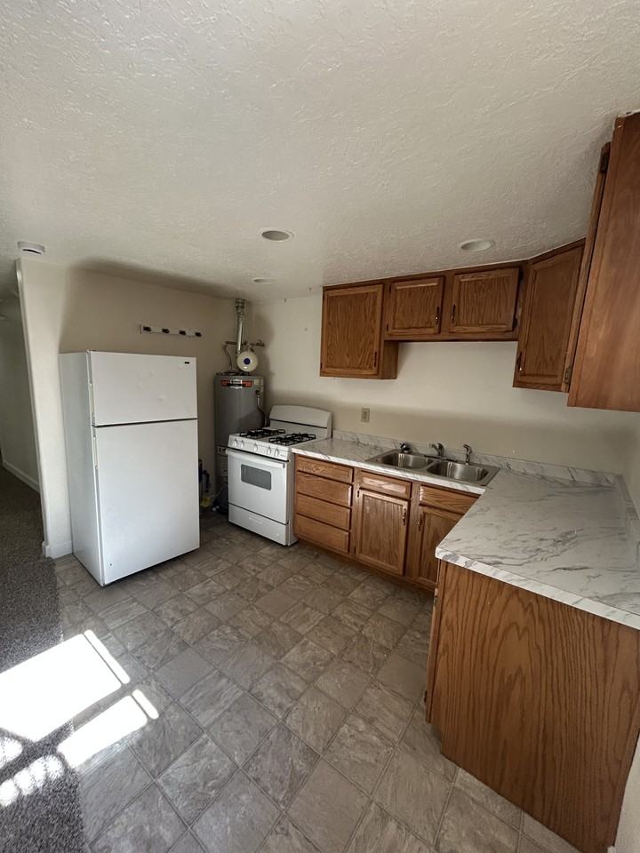 1802 Lead Avenue Southeast - 1802 1/2 #1802-1-2 - Photo 2 of 16