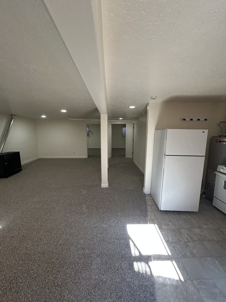 1802 Lead Avenue Southeast - 1802 1/2 #1802-1-2 - Photo 5 of 16