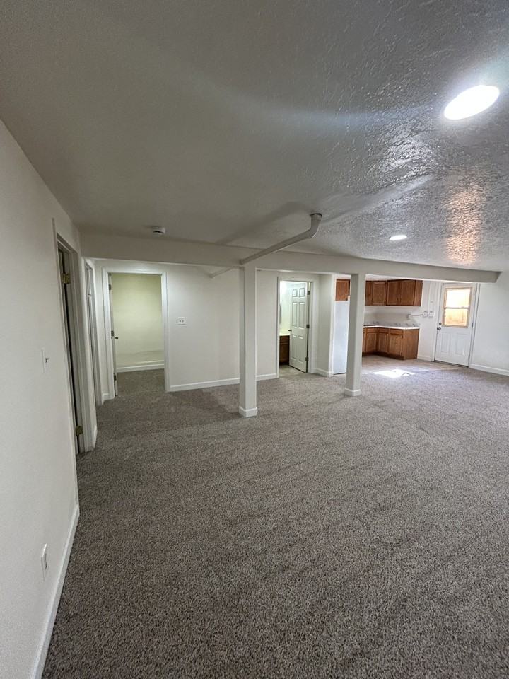 1802 Lead Avenue Southeast - 1802 1/2 #1802-1-2 - Photo 7 of 16