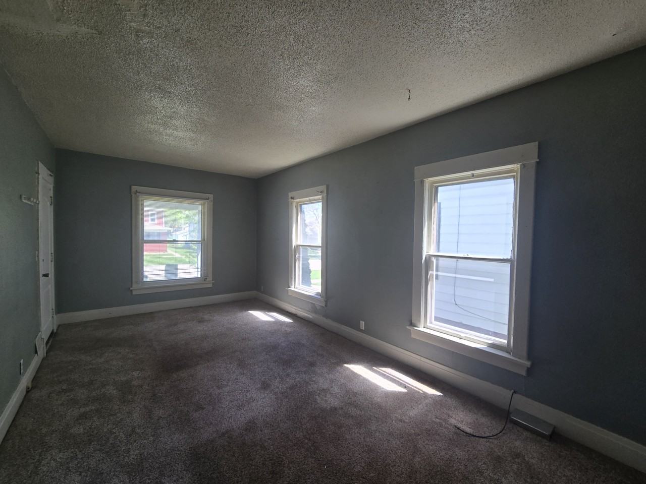 408 Locust St #1 - Photo 4 of 16