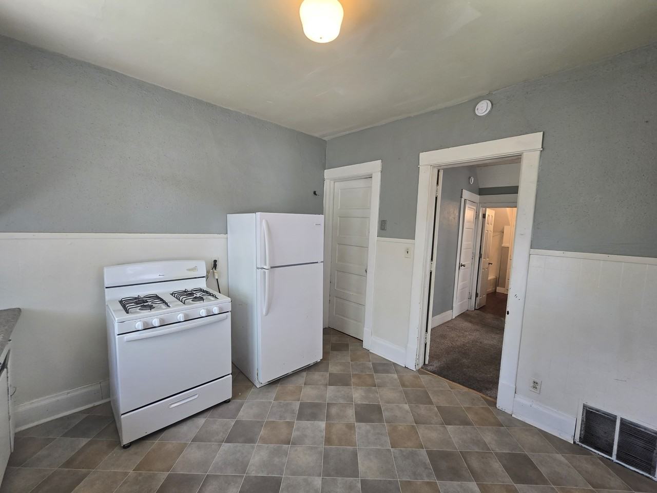 408 Locust St #1 - Photo 2 of 16