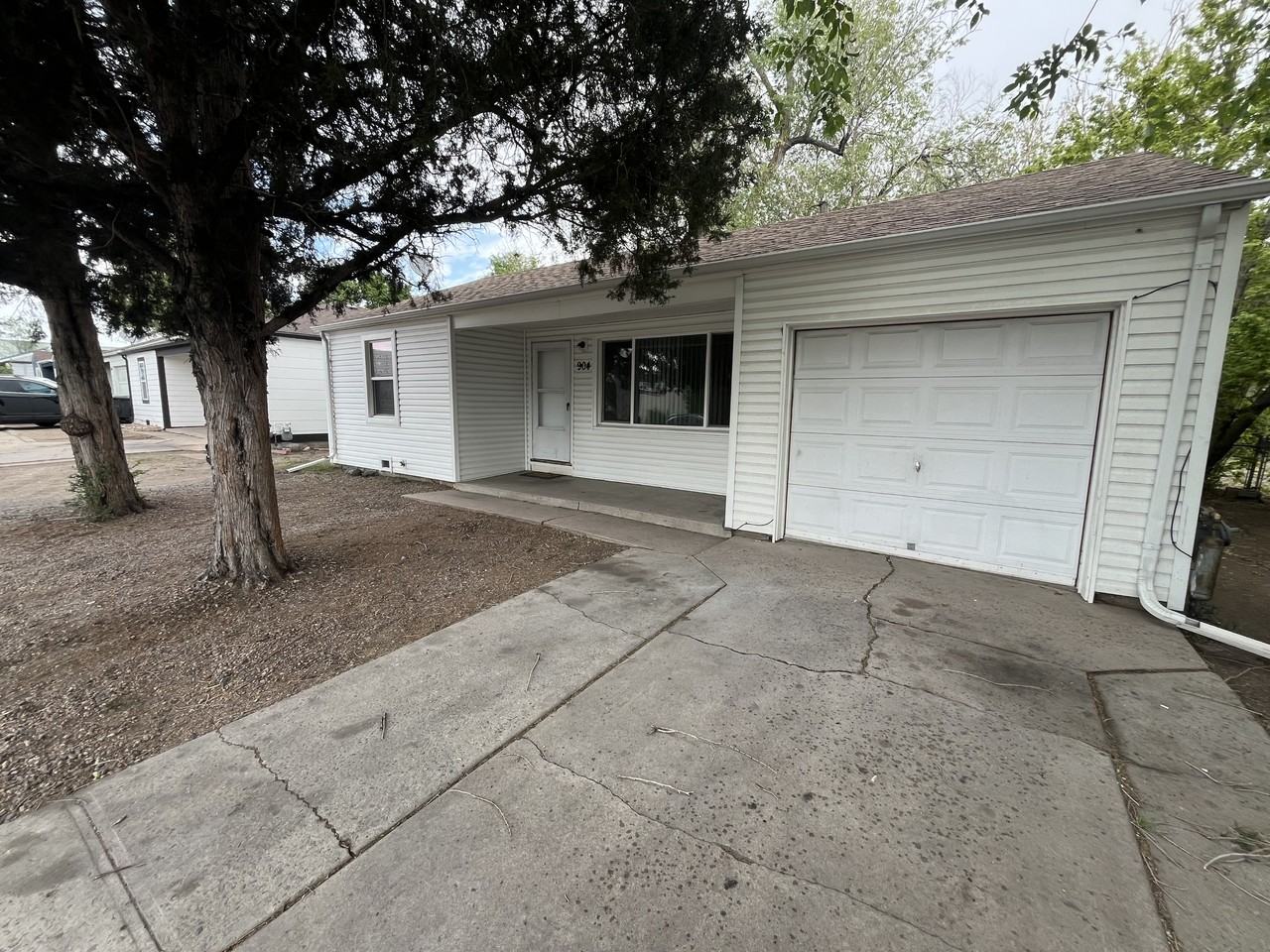 904 Sheridan Blvd - Photo 2 of 15