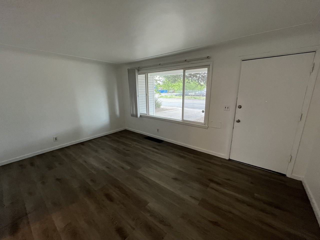 904 Sheridan Blvd - Photo 3 of 15