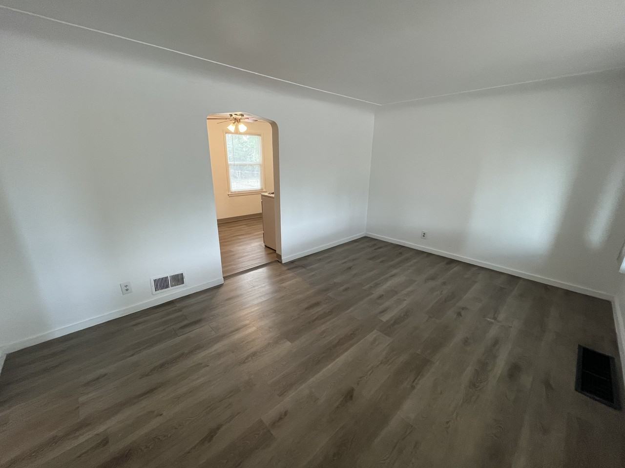 904 Sheridan Blvd - Photo 4 of 15