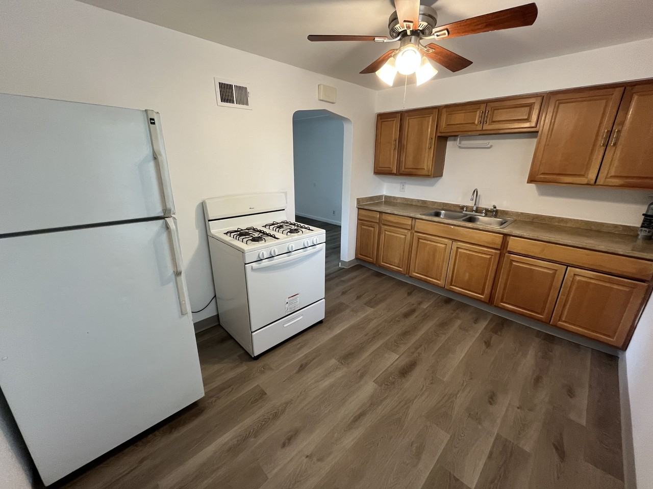 904 Sheridan Blvd - Photo 6 of 15