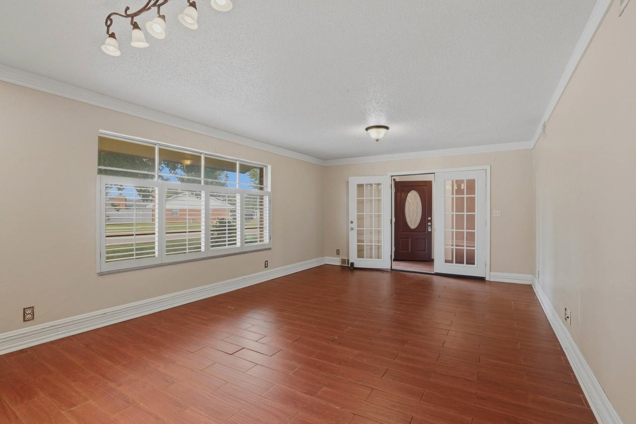 2404 Sw 79th St #1 - Photo 5 of 32
