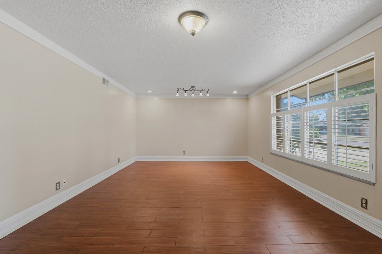 2404 Sw 79th St #1 - Photo 6 of 32