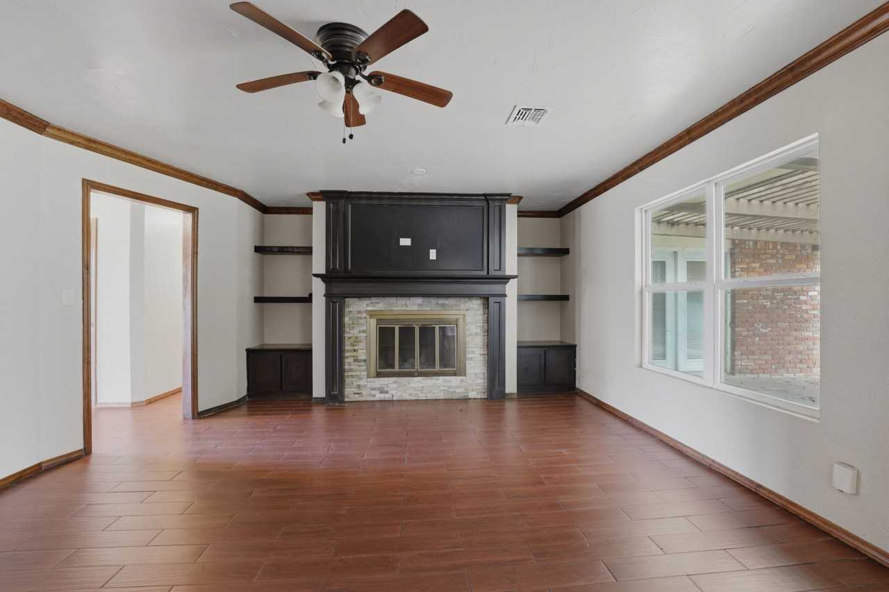 2404 Sw 79th St #1 - Photo 7 of 32