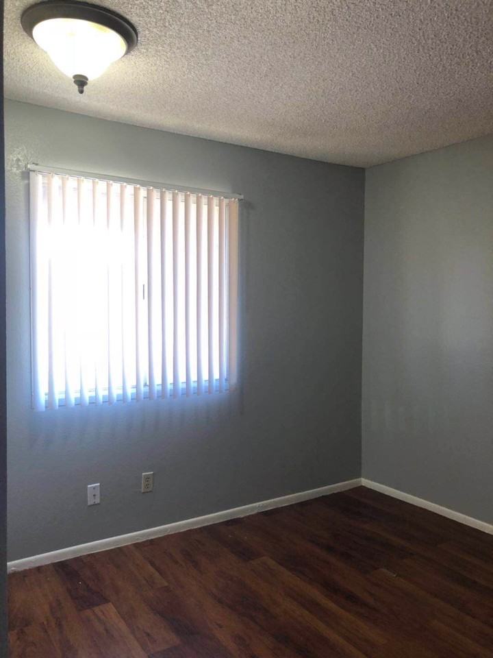 4303 W Solano Dr N #1 - Photo 5 of 9