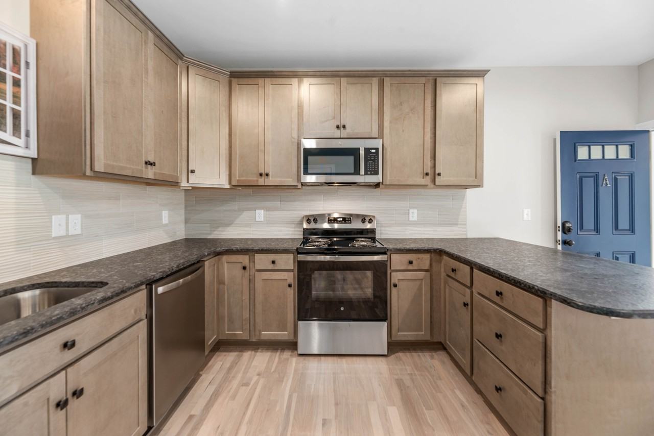 160A Warwick St #1 - Photo 6 of 34