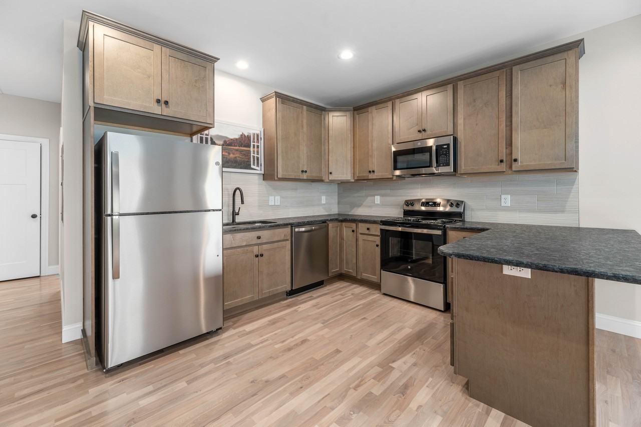 160A Warwick St #1 - Photo 7 of 34
