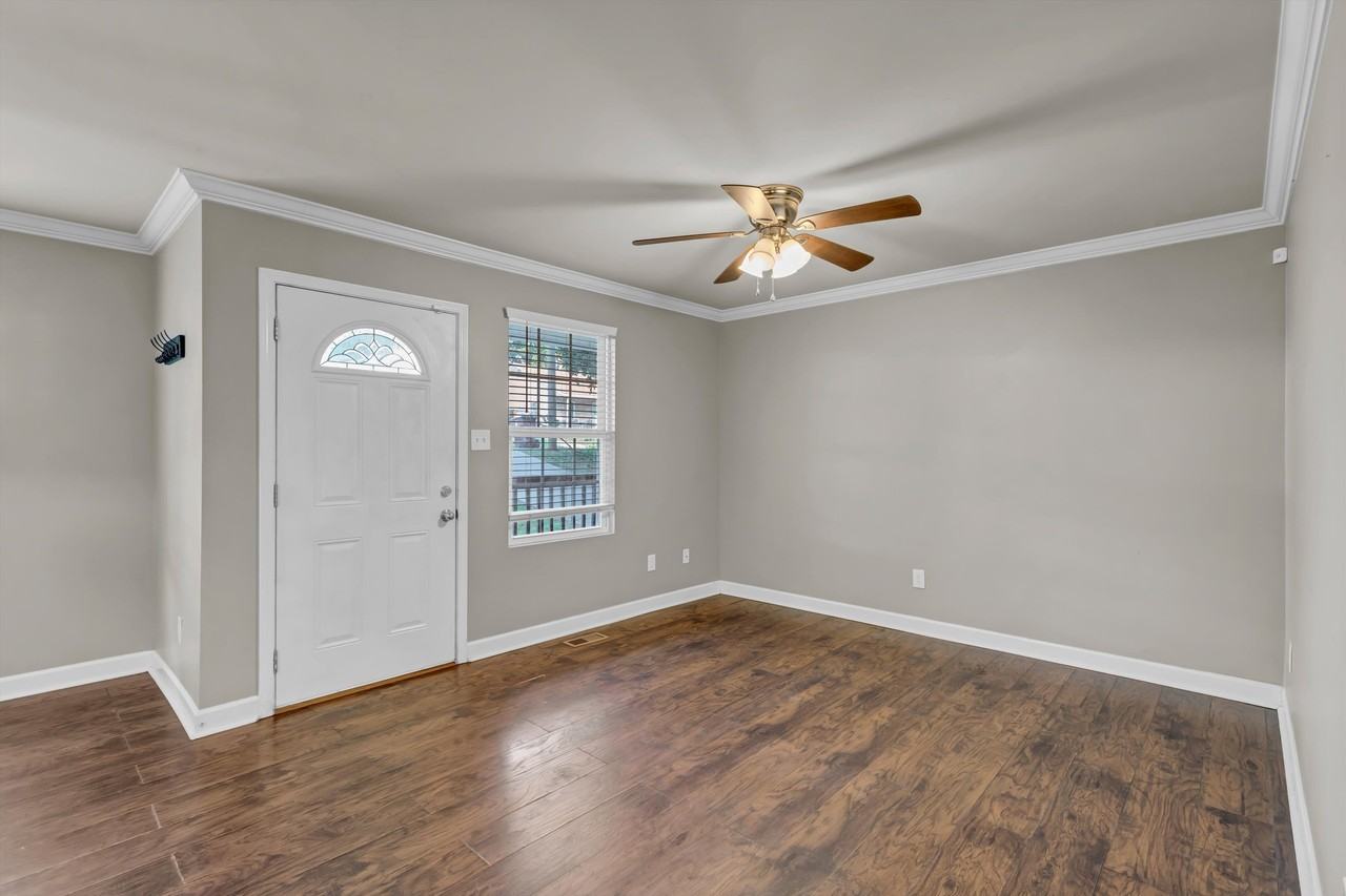 219 W Watt St #1 - Photo 6 of 24