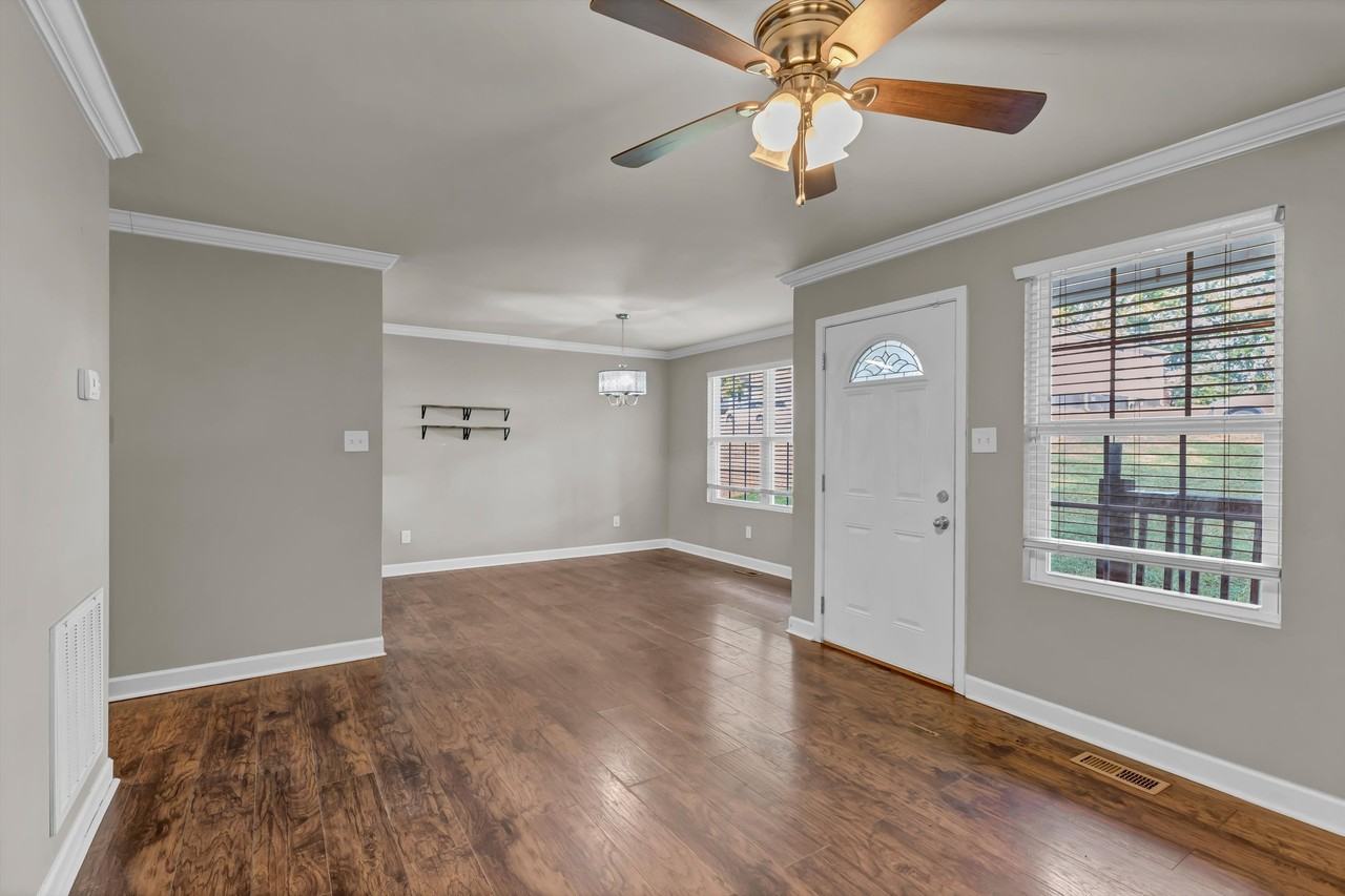 219 W Watt St #1 - Photo 7 of 24
