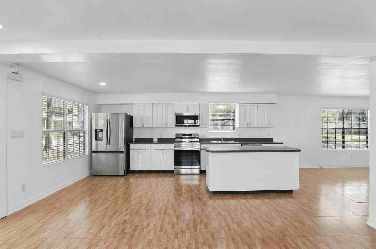 820 Altaloma Ave #1 - Photo 4 of 20