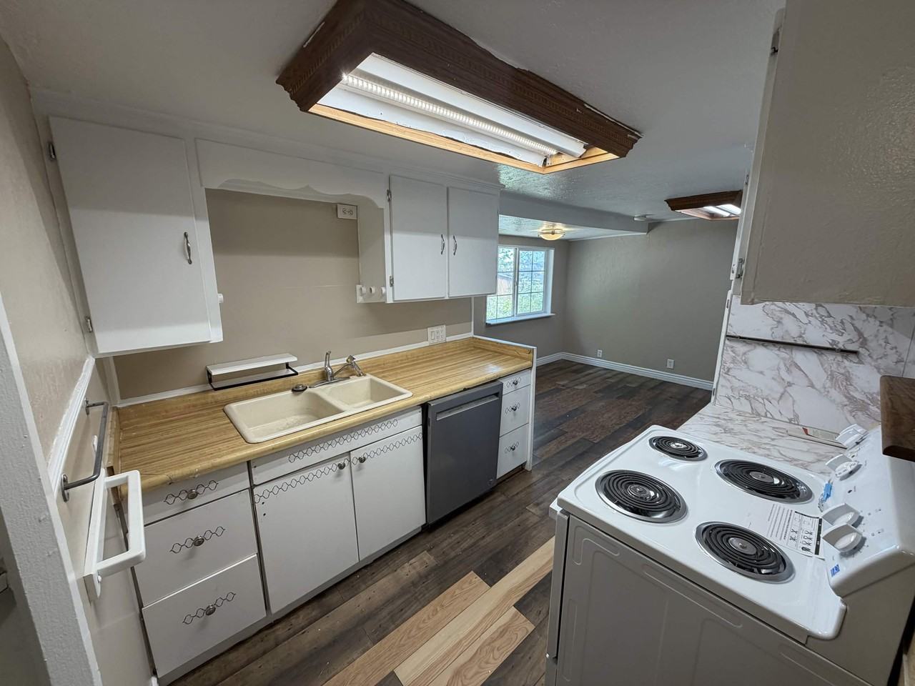 683 N Washington Blvd #1 - Photo 5 of 10