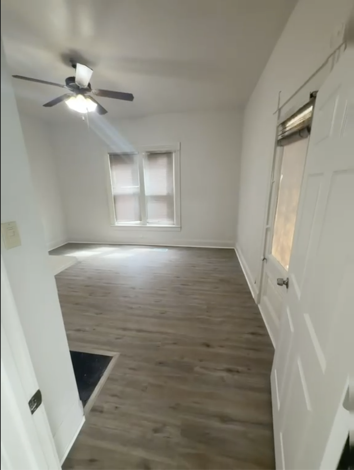 764 S Wayne St #1 - Photo 5 of 18