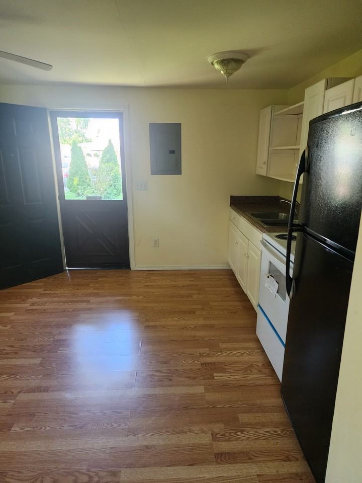 20 Wing St #A - Photo 6 of 13