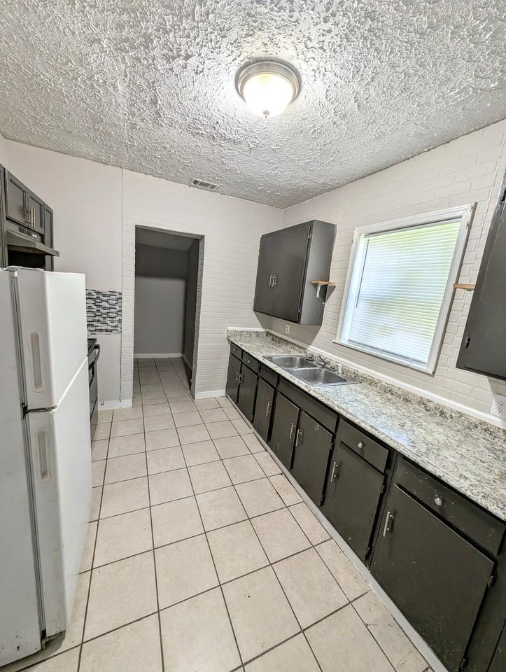 2211 Butner Rd Sw #1 - Photo 5 of 11