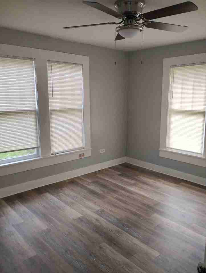 506 Mable St #1 - Photo 3 of 6