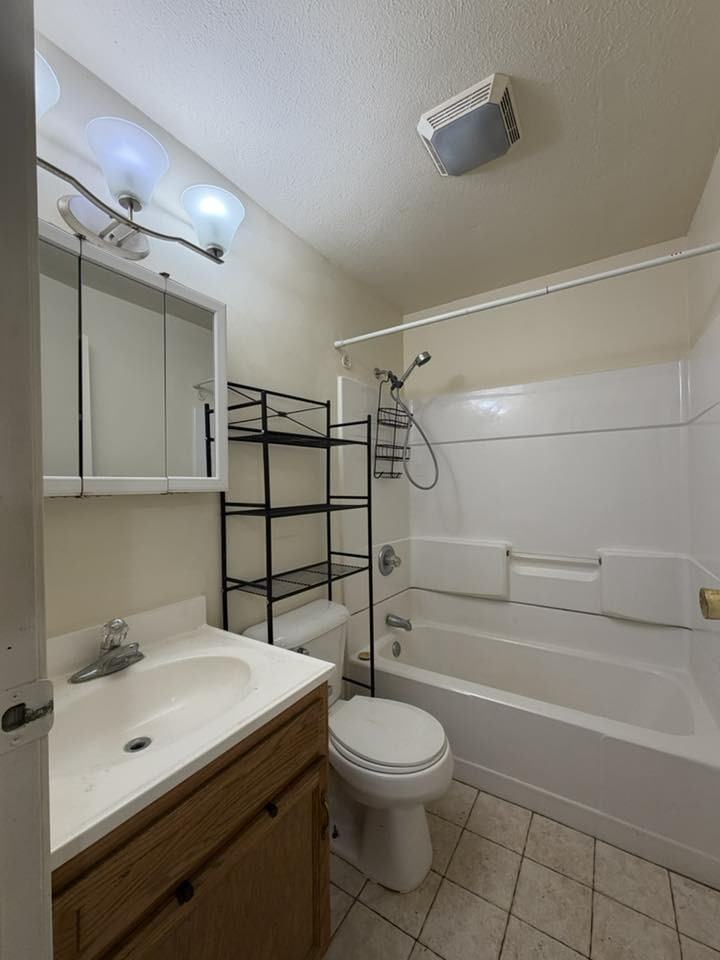 407 Winton Ave #1 - Photo 4 of 6