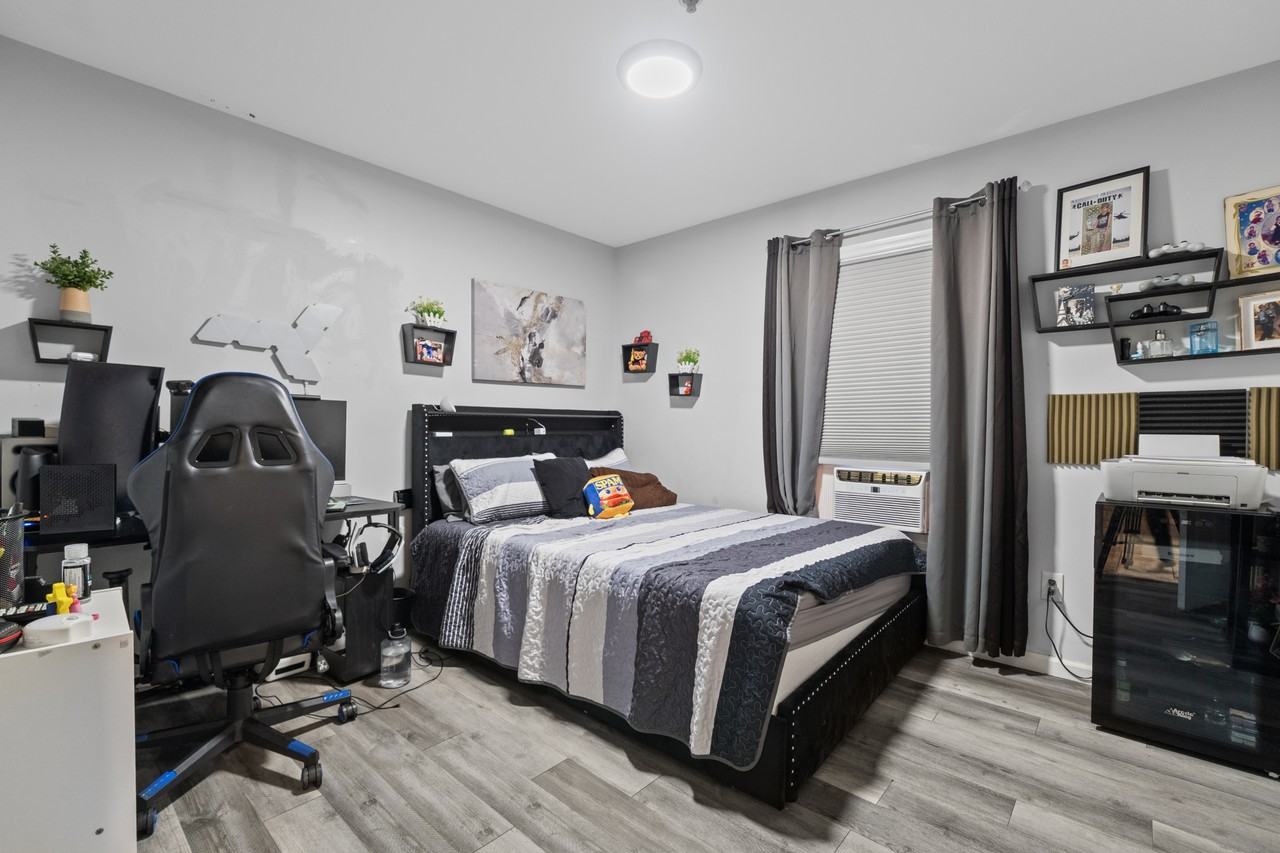 587 70th St #2 - Photo 4 of 10