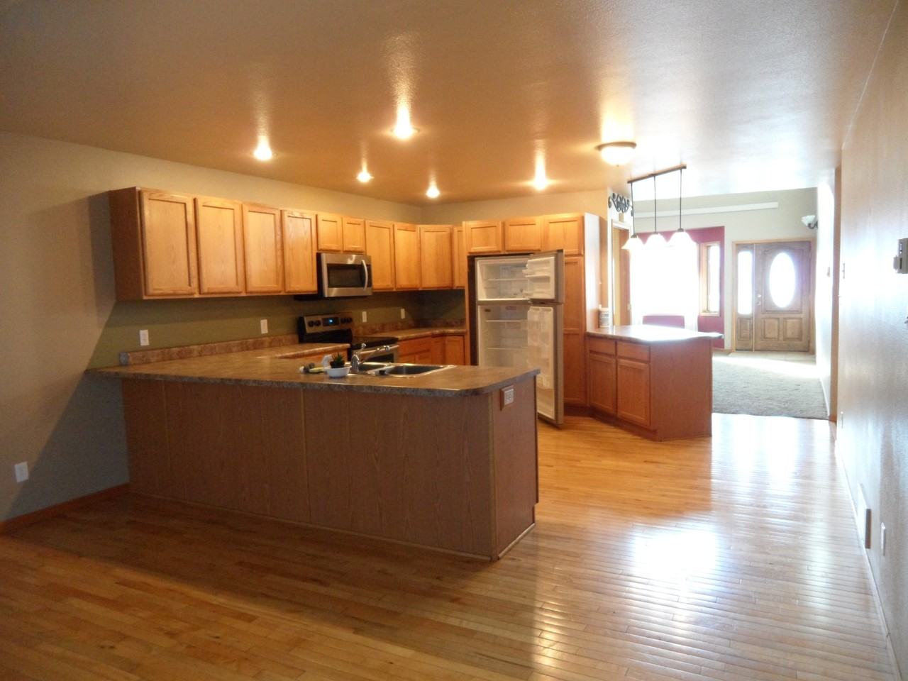 1409 Thaxton Ct #1 - Photo 3 of 6