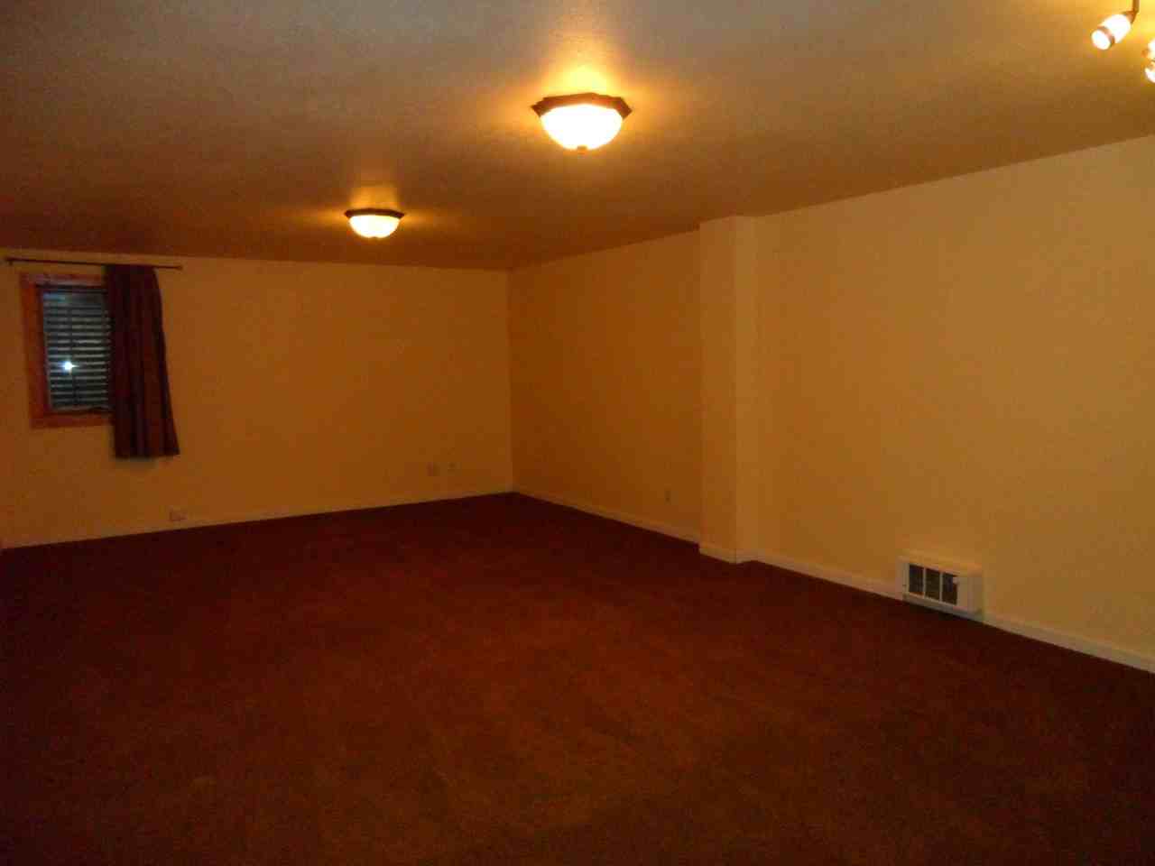 1409 Thaxton Ct #1 - Photo 5 of 6
