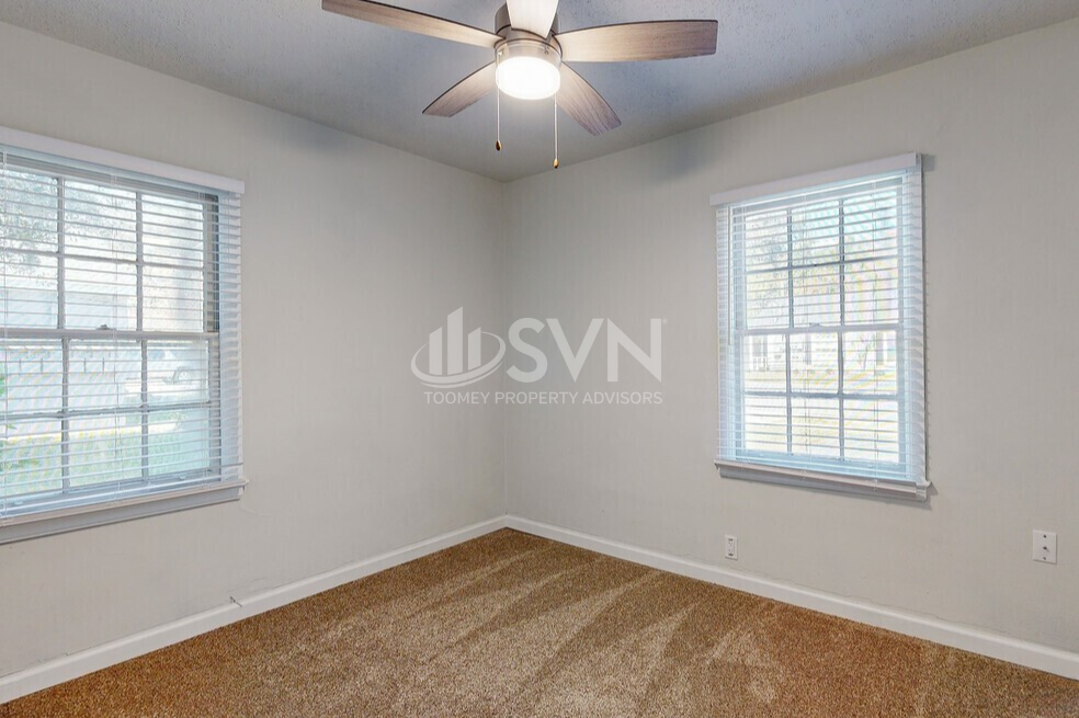 1601 Neshota DrUnit 37 #37 - Photo 3 of 17