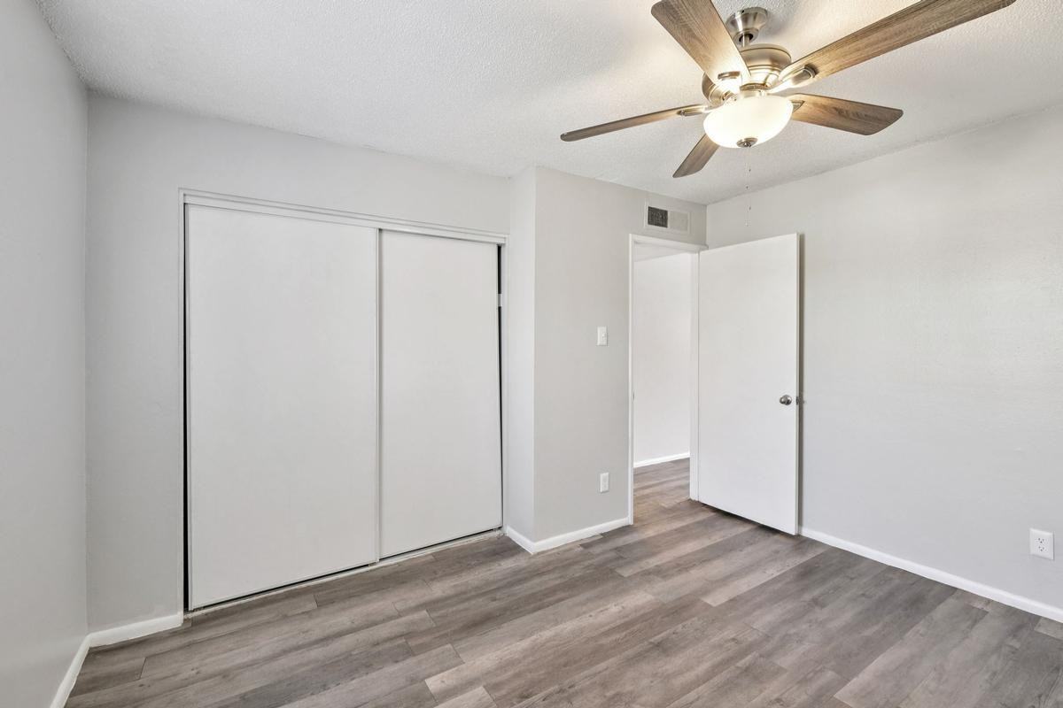 4235 N 35th Ave - Photo 2 of 19