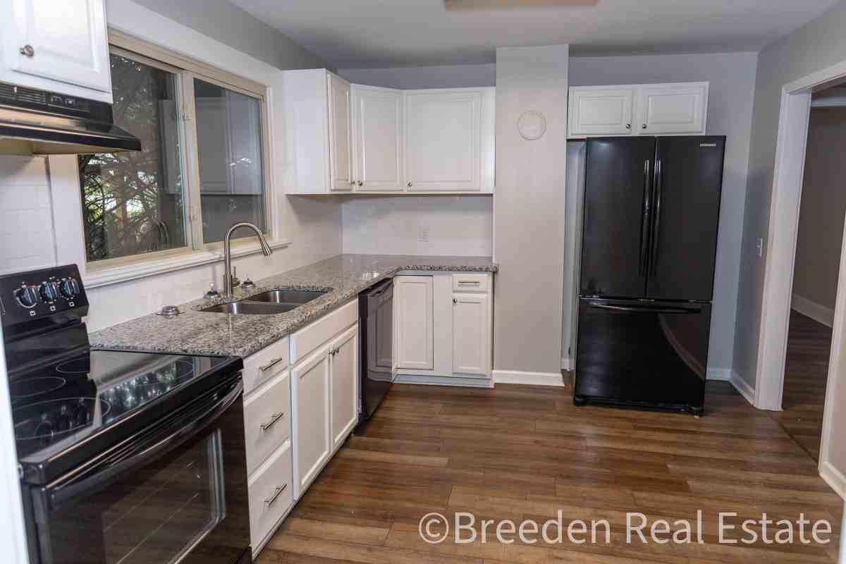 112 Woodman St #1 - Photo 2 of 11