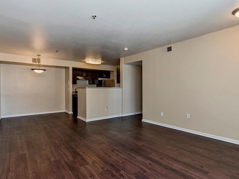 483 Scott Blvd - Photo 4 of 17