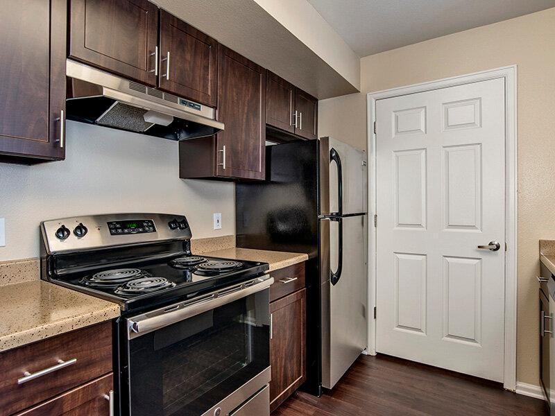 483 Scott Blvd - Photo 6 of 17