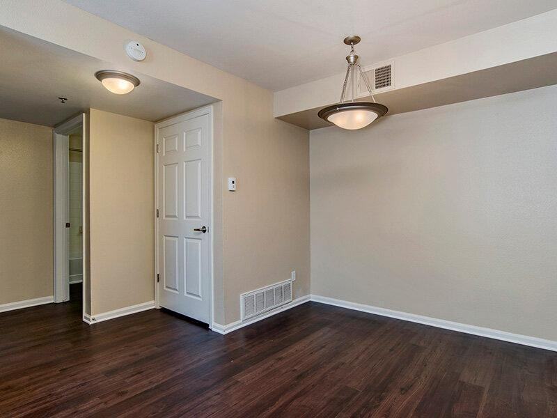 483 Scott Blvd - Photo 7 of 17