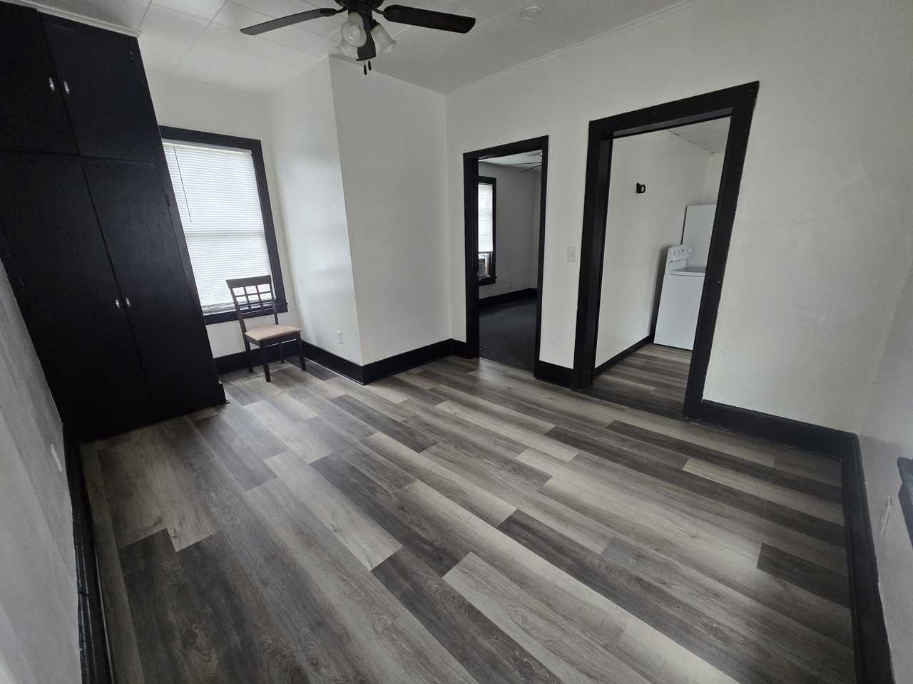 303 S Dudley St - Photo 2 of 9