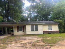 featured image of 1616 Gilda Cir