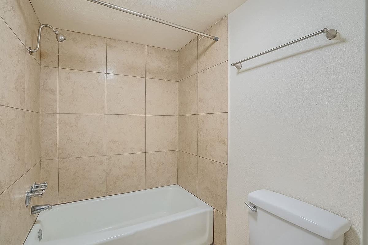 2929 N 36th St Apt 1 - Photo 4 of 15