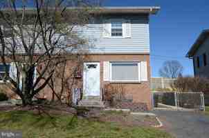 featured image of 415 Aspen St #1