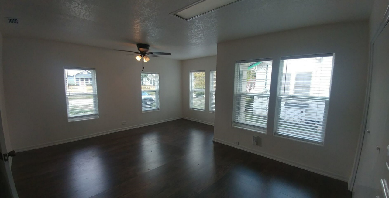 134 Ward Ave - Photo 3 of 7