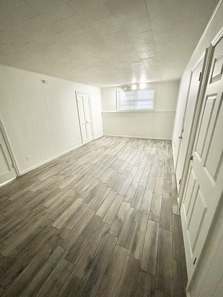 1644 W Adams St #3 - Photo 5 of 10