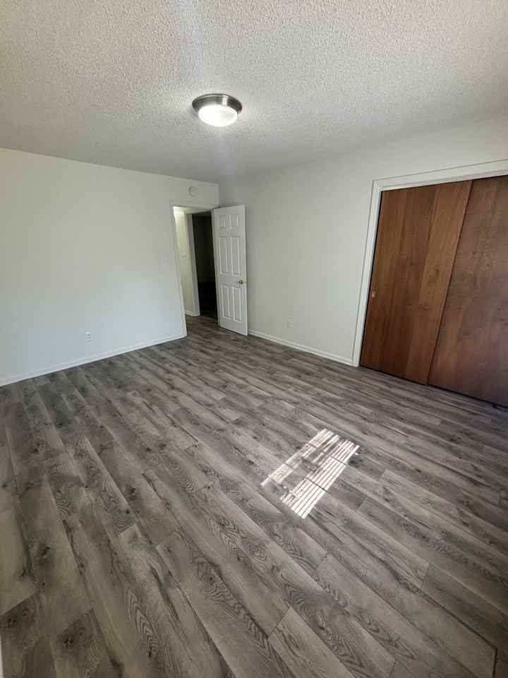 1644 W Adams St #1 - Photo 3 of 9