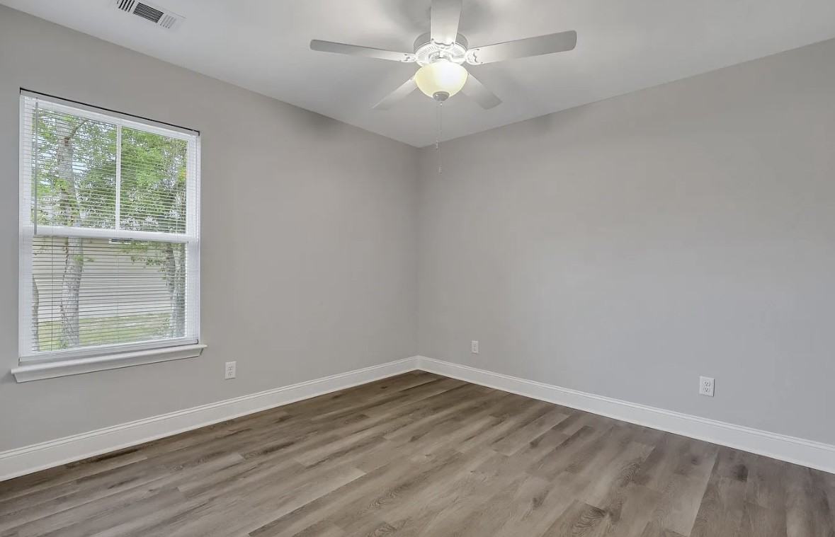 245 Abigail Cir #1 - Photo 4 of 11
