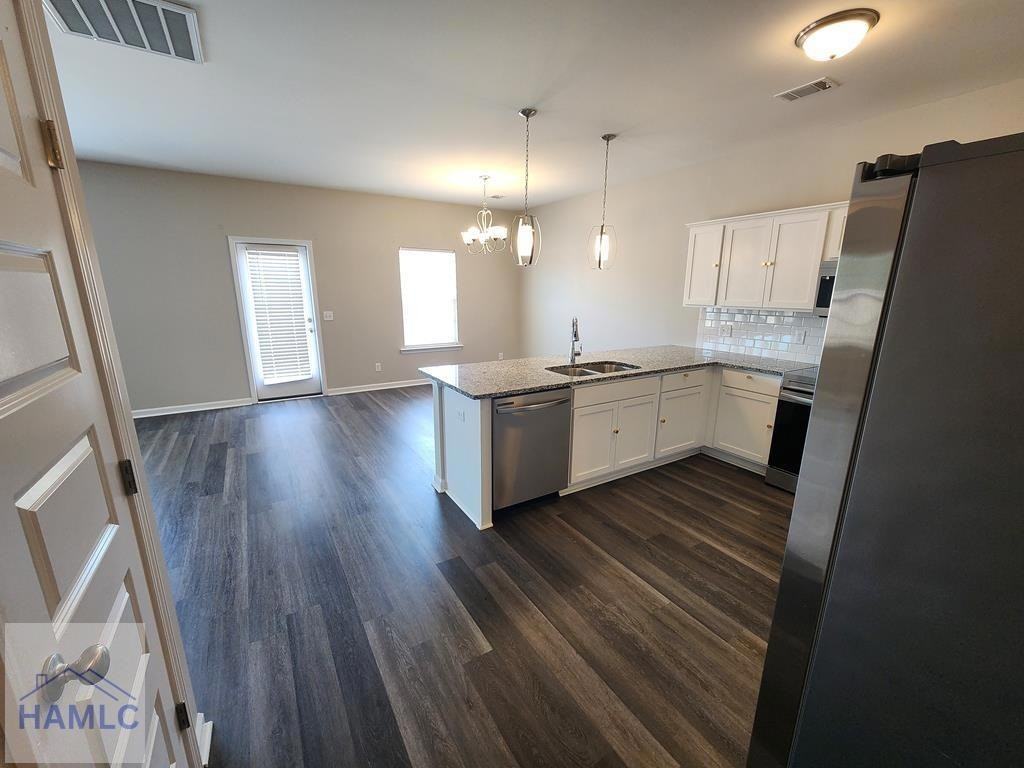 2722 Arnold Dr Se #1 - Photo 4 of 22