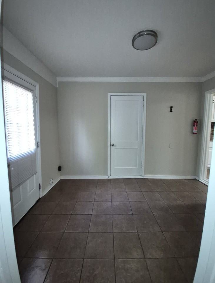 206 W 60th St #1 - Photo 6 of 29