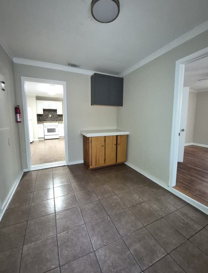 206 W 60th St #1 - Photo 7 of 29