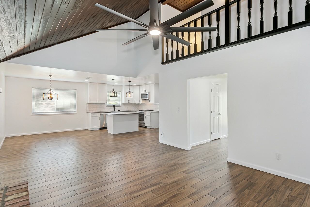 470 Brian Cir #1 - Photo 2 of 10