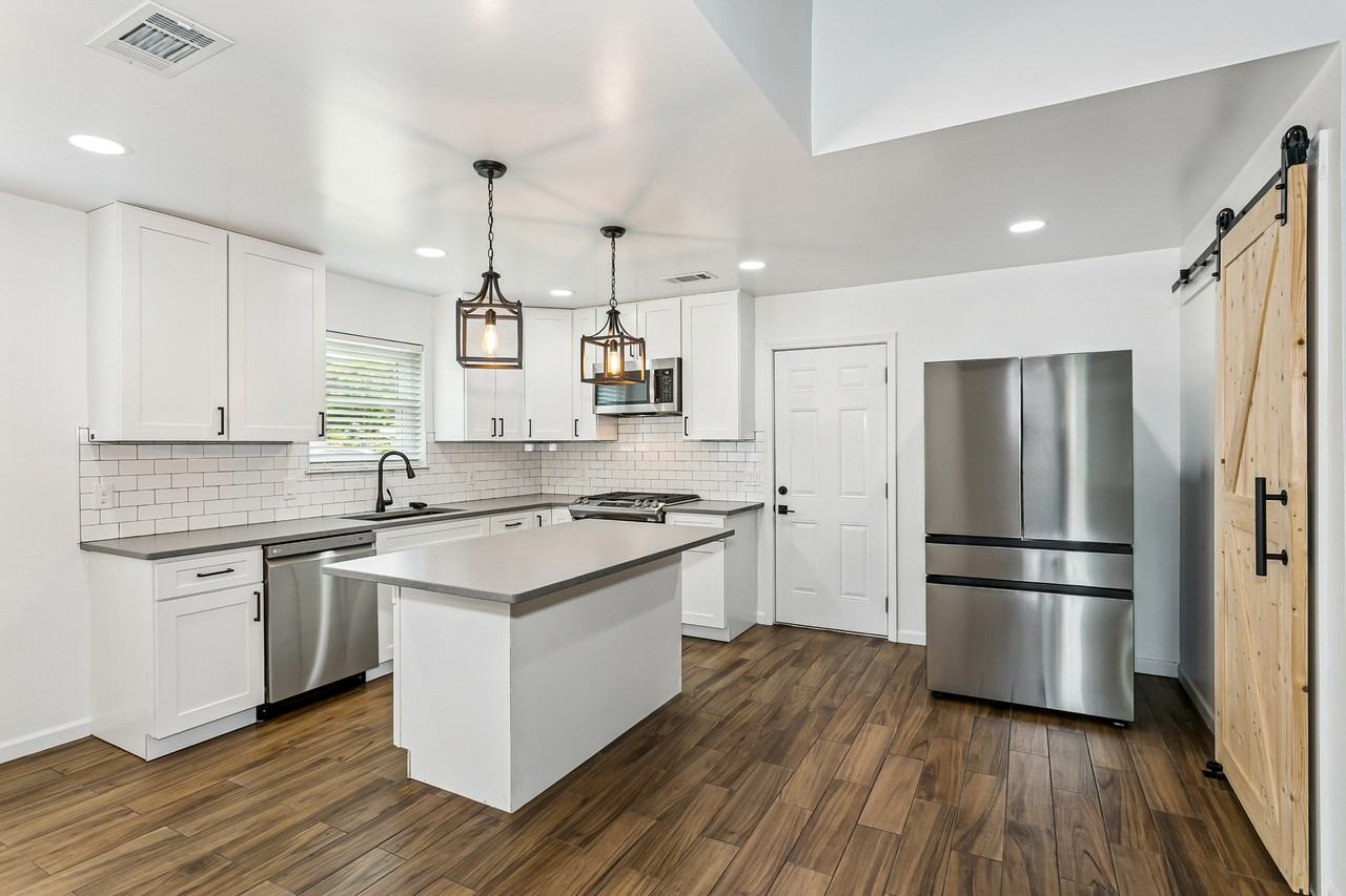 470 Brian Cir #1 - Photo 5 of 10