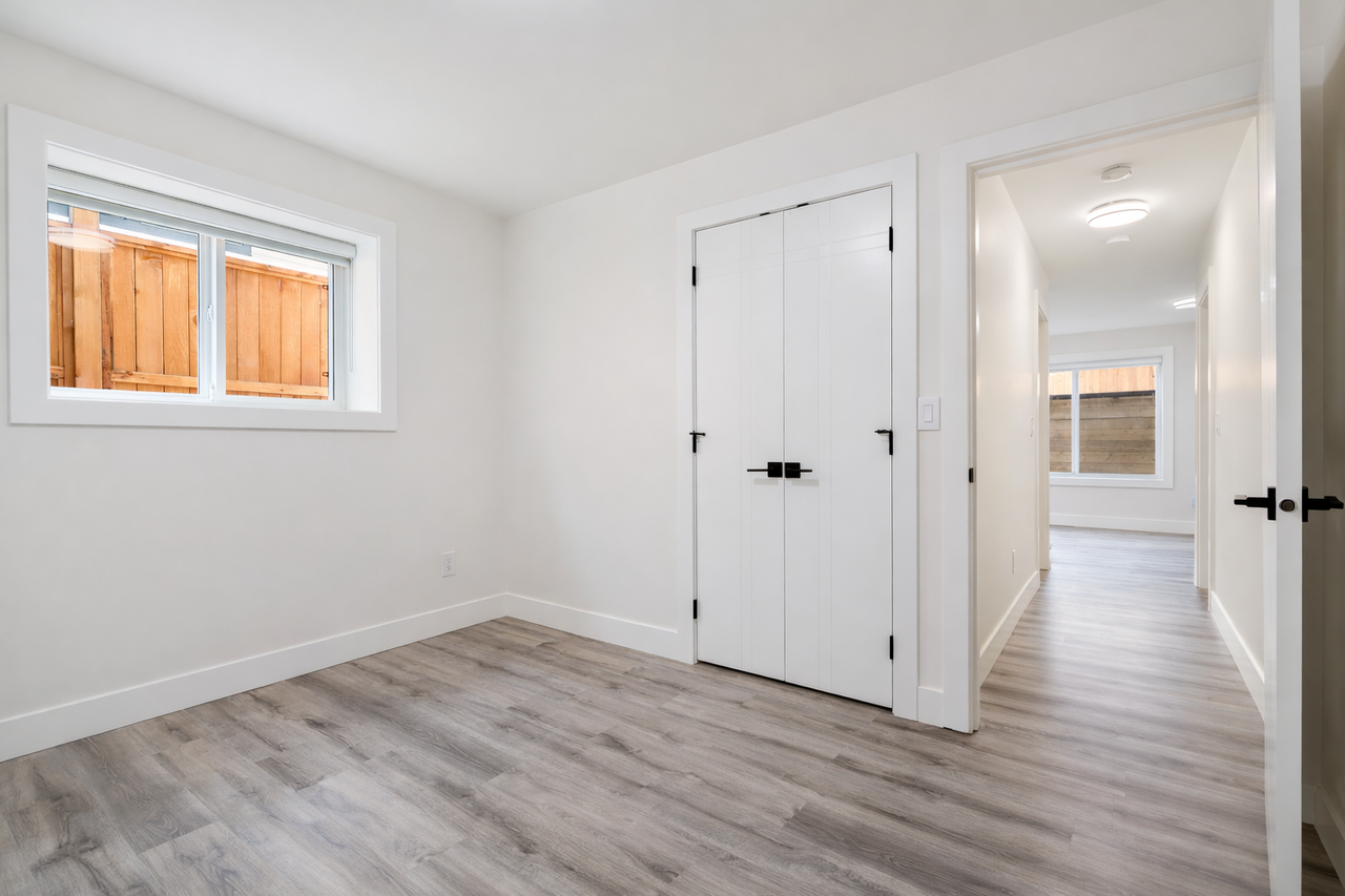 1675 167 St Bsmt #BS - Photo 7 of 12