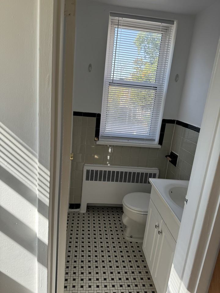 Bldg 3 C24 3rd Floor #C24 - Photo 3 of 14